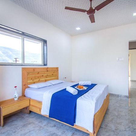 Empyrean Stay Ll 6Bhk Ll Royal Bramha Palace Ll Pvt Pool Ll Lonavala Extérieur photo