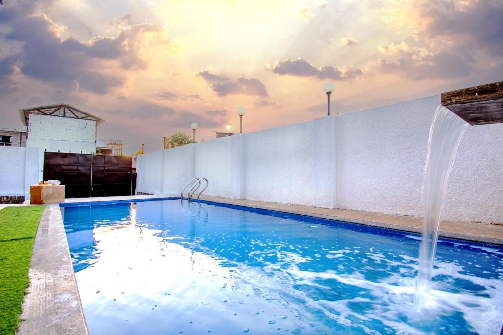Empyrean Stay Ll 6Bhk Ll Royal Bramha Palace Ll Pvt Pool Ll Lonavala Extérieur photo