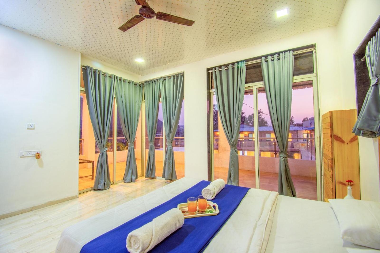 Empyrean Stay Ll 6Bhk Ll Royal Bramha Palace Ll Pvt Pool Ll Lonavala Extérieur photo